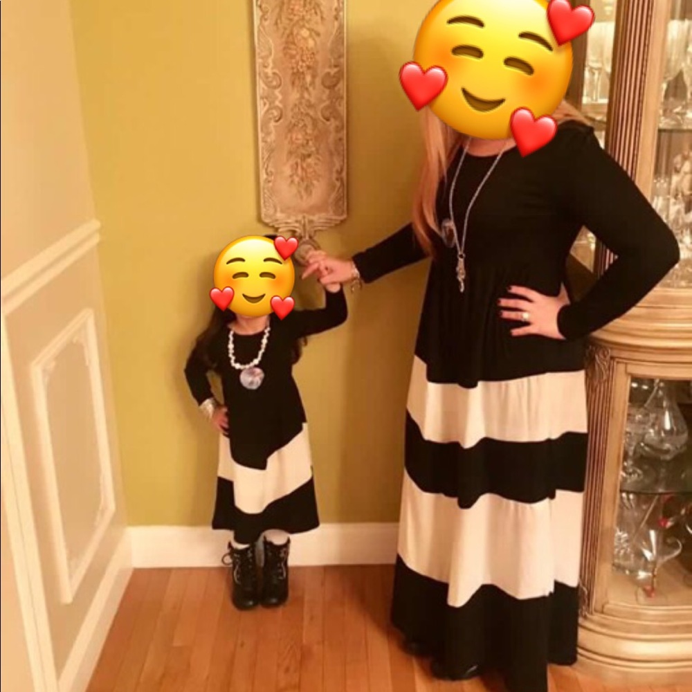 Mommy & me dresses only worn 2xs each